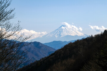 山梨県甲州市 柳沢峠から見る富士山
