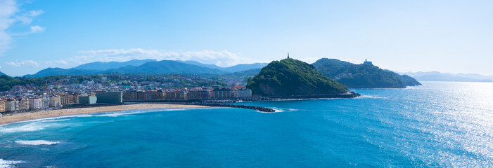 Naklejka premium City of Donostia-San Sebastian and zurriola beach, Euskadi