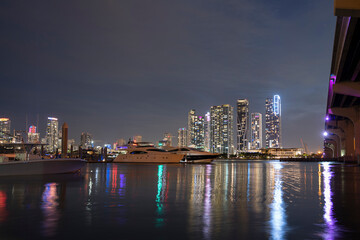 Obraz premium Miami city skyline. USA downtown skyscrappers landscape.