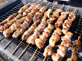炭火で焼いたおいしそうな焼き鳥