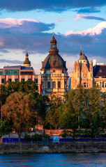 Fototapeta premium Hungary, the city of evening Budapest, Istvan's Basilica on the background of the dramatic sky
