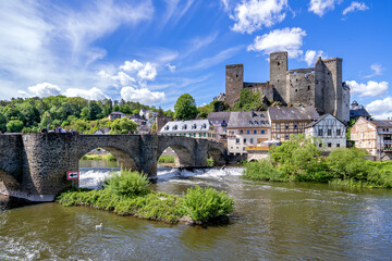 Fototapeta na wymiar river Lahn in Runkel, Germany with old stone bridge and castle