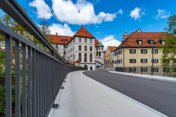 Fototapeta na wymiar Brücke in die Altstadt von Füssen