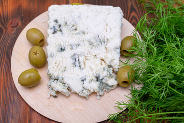 Smelly blue cheese with a noble mould