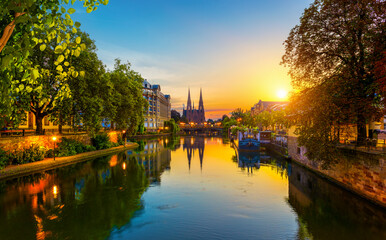 Fototapeta na wymiar Strasbourg at sunrise France