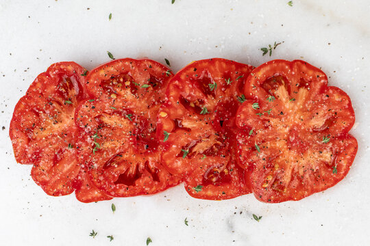 Closeup of heirloom tomato slice