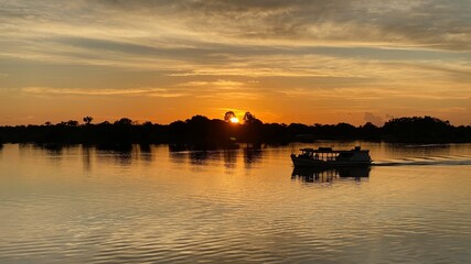 Obraz premium Sunset at Janauaca lake in Manaquiri. Amazonas - Brazil.