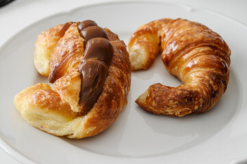 Medialunas con dulce de leche