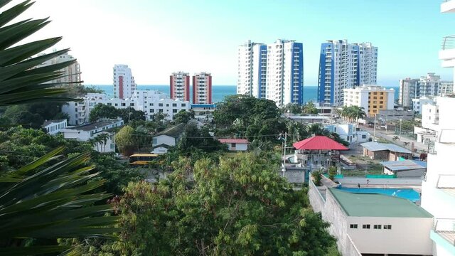 Playa de Tonsupa en la ciudad de Esmeraldas, Ecuador