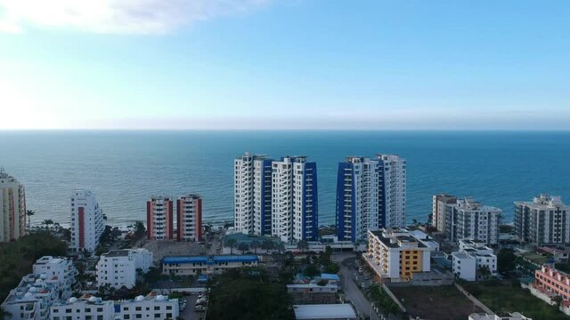 Playa de Tonsupa en la ciudad de Esmeraldas, Ecuador