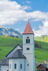 Fototapeta na wymiar swiss church in the mountains