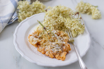 fried elderflowers in pancake 
