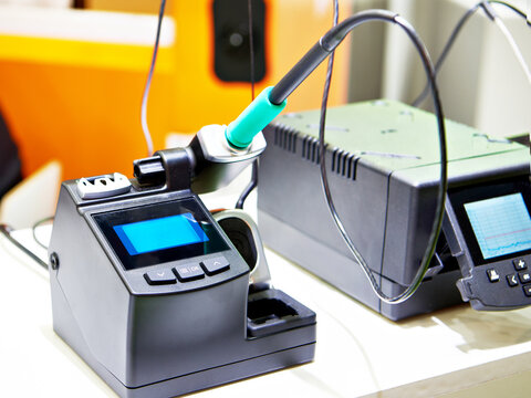 Digital Soldering Station With Iron