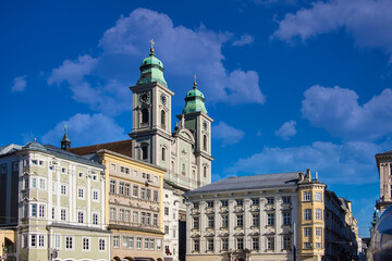 Fototapeta na wymiar Old Cathedral, Alter Dom at the Main Square, Hauptplatz in Linz, Austria.
