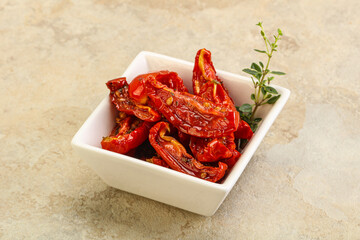 Sun-dried tomato in olive oil
