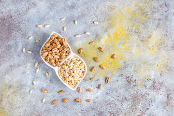 Puffed rice and wheat with honey.