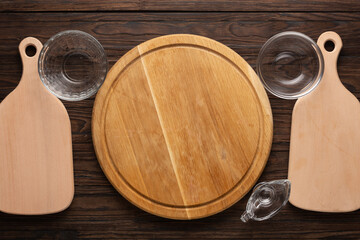Fototapeta na wymiar boards and utensils for making pizza.