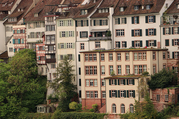 Obraz premium Basel; historische Skyline am Grossbasler Rheinufer