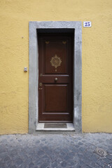 ローマ、トラステベレの街角（雰囲気のある扉）