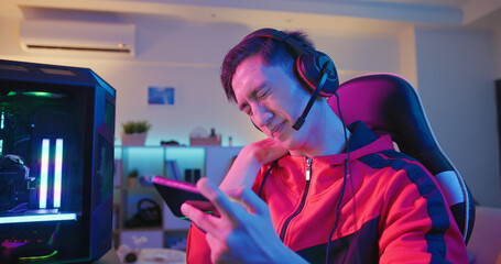 asian esport gamer shoulder pain © ryanking999