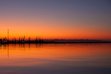 Obraz premium sunrise over the sea