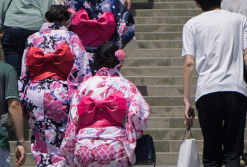 浴衣姿の観光客　観光地