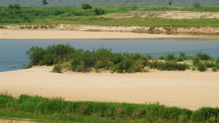 Fototapeta na wymiar 강변의 모래사장