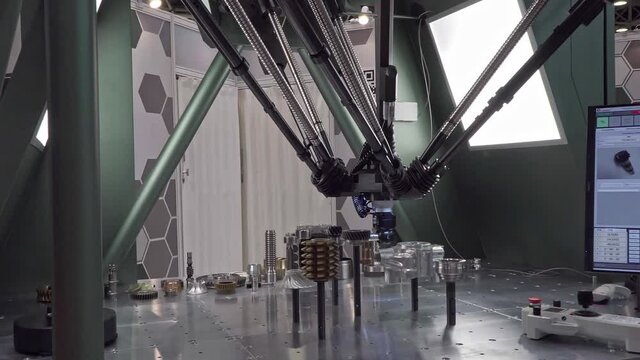 Metal processing equipment, operation of programmable equipment for measuring parts