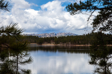 Obraz premium Beautiful Lake View with clouds