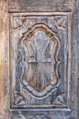 Detail einer historischen Holztüre