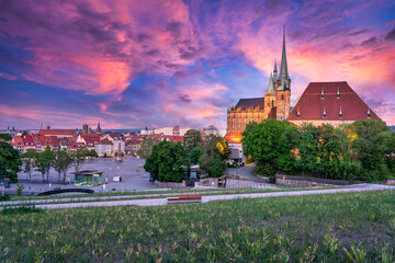 Panoramablick über die Altstadt und den Dom in Erfurt, Thüringen, Deutschland