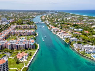 Photo sur Plexiglas Nice aerial drone of City in Boca Raton, Florida