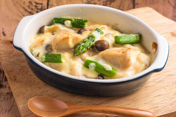 アスパラと鶏肉のグラタン