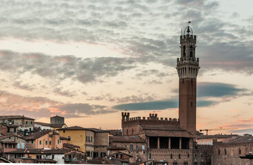 Fototapeta na wymiar panoramic view of the old city of Siena,