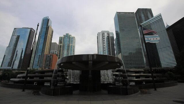 chicago riverwalk foutain and skyline wide