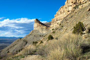 Fototapeta na wymiar View of the famous “Knife Edge” overlook and trail on the rim at Mesa Verde National Park in Colorado
