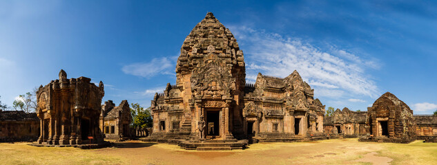 Obraz premium Prasat Khao Phanom Rung is a castle stone laterite, Buriram Province, Thailand.