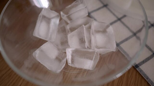 square ice. 얼음