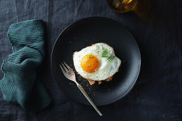 Toast sandwich with chicken chunks and egg