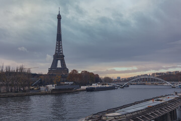 Fototapeta na wymiar Tour Eiffel - Paris 