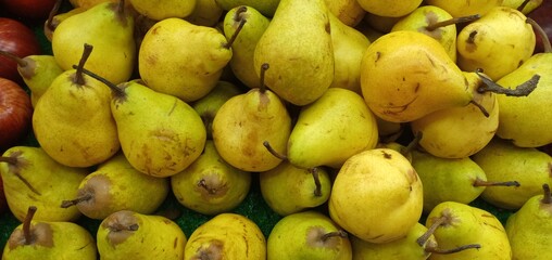 fresh pears at the supermarket