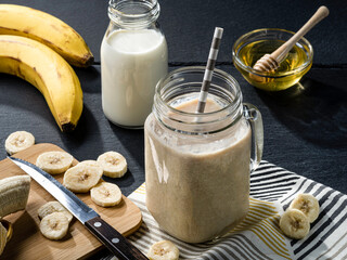 banana smoothie with milk and honey