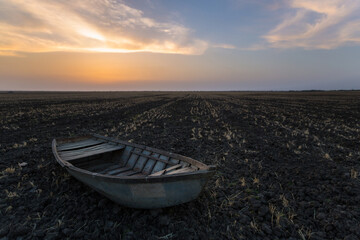 water crisis, dry lake