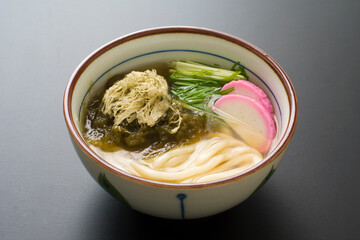 とろろ昆布うどん