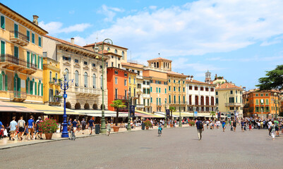 Fototapeta na wymiar Piazza Bra is the historic center of Verona.