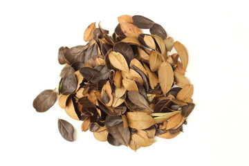 Dried lingonberry leaves