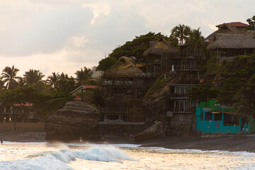 hoteles en la playa el tunco, el salvador