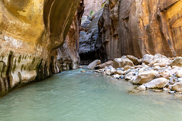 A view from deep in the narrows