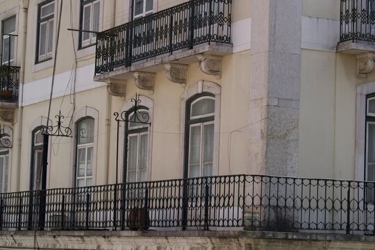 facade of a house in Lisbon