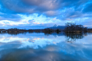 大沼国定公園晩秋の大沼と北海道駒ケ岳